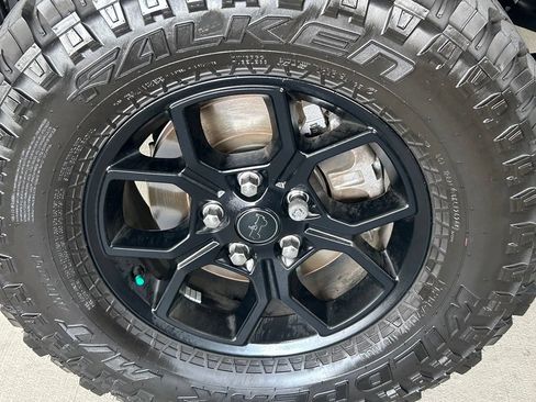 Used 2025 Jeep Wrangler Unlimited Sport AWD/4WD image 31