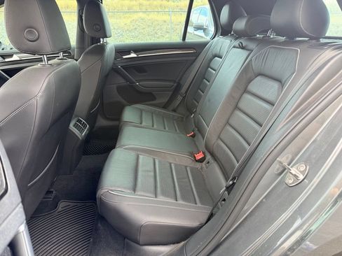 Used 2019 Volkswagen Golf R 4-Door AWD/4WD image 15