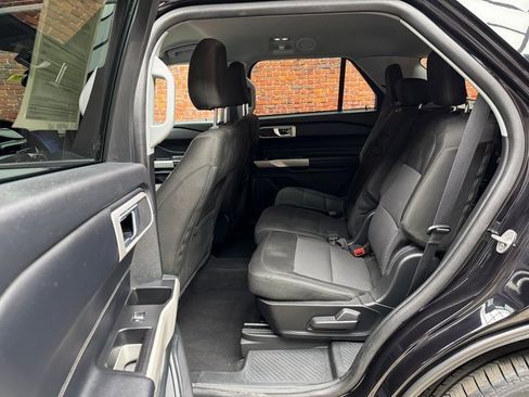 Certified 2023 Ford Explorer XLT image 23