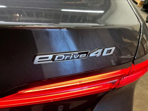 Used 2024 BMW i5 eDrive40i w/ Executive Package RWD image 11