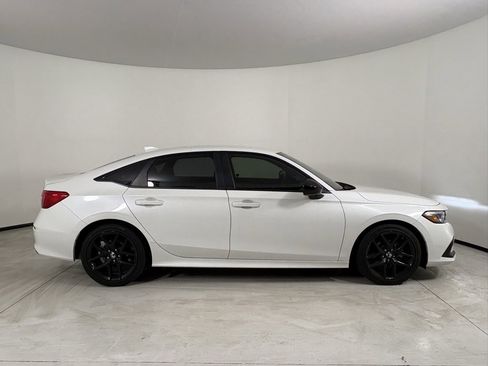 Used 2024 Honda Civic Sport image 6