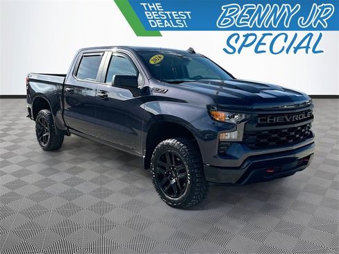 Used 2024 Chevrolet Silverado 1500 Custom Trail Boss w/ LPO, Dark Essentials Package image 3