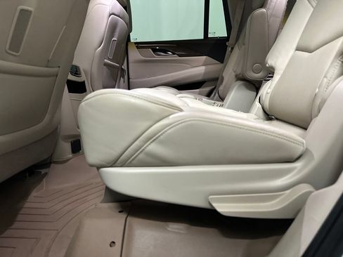 Used 2019 Cadillac Escalade Luxury AWD/4WD image 53