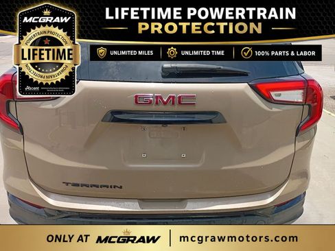 Used 2023 GMC Terrain SLE w/ Elevation Edition FWD image 9