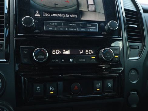 Used 2021 Nissan Titan PRO-4X w/ Pro-4x Convenience Package image 17