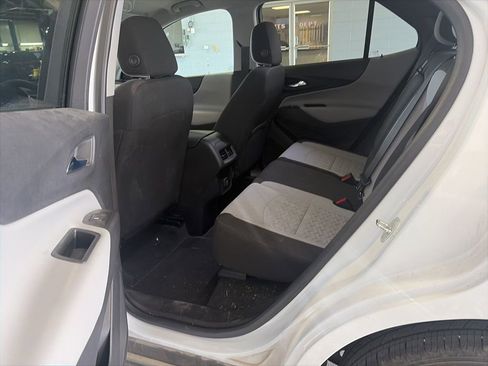 Used 2022 Chevrolet Equinox LS w/ LS Convenience Package image 10