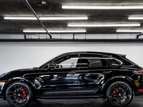 Used 2022 Porsche Macan S AWD/4WD image 2