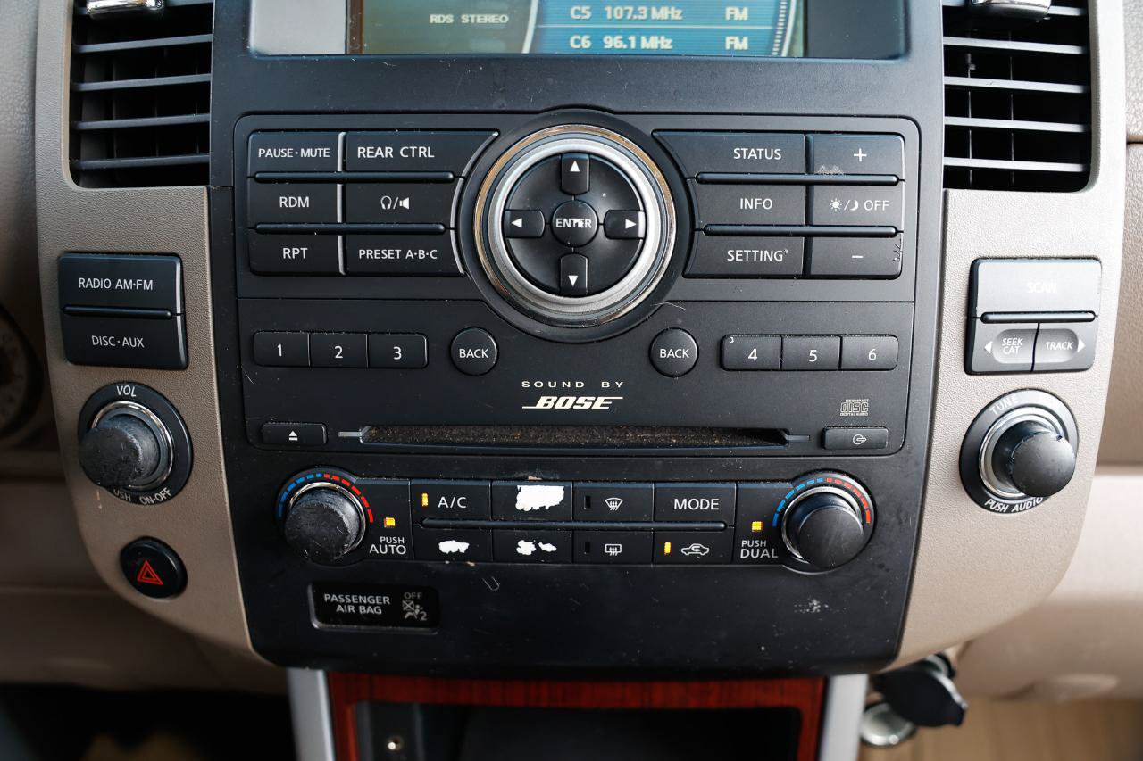 Used 2009 Nissan Pathfinder LE AWD/4WD image 37