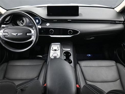 Used 2022 Genesis GV70 2.5T image 4