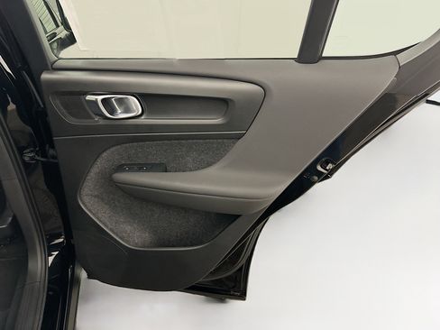 Used 2023 Volvo C40 Recharge Core w/ Climate Package AWD/4WD image 33