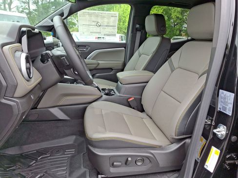 New 2026 Chevrolet Colorado ZR2 w/ Technology Package AWD/4WD image 14