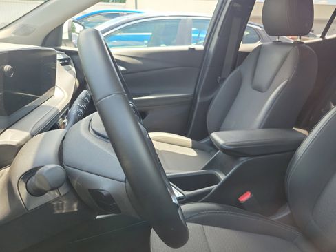 Used 2025 Buick Encore GX Preferred FWD image 11