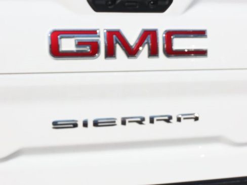 Used 2026 GMC Sierra 2500 AT4X image 17