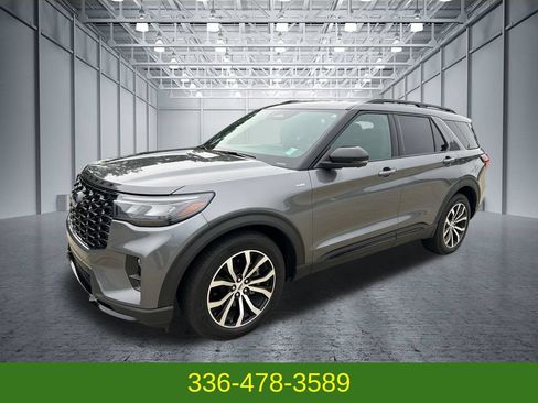 Used 2025 Ford Explorer ST-Line w/ Premium Package RWD image 1