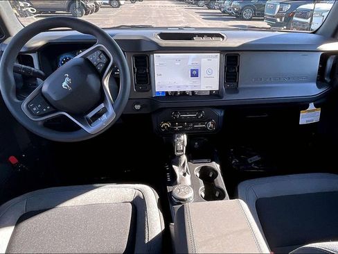 New 2025 Ford Bronco 4-Door image 5