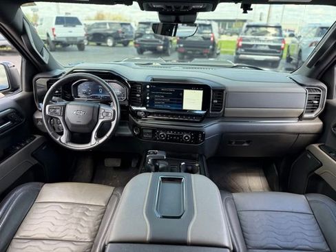 Used 2022 Chevrolet Silverado 1500 ZR2 w/ Technology Package AWD/4WD image 2