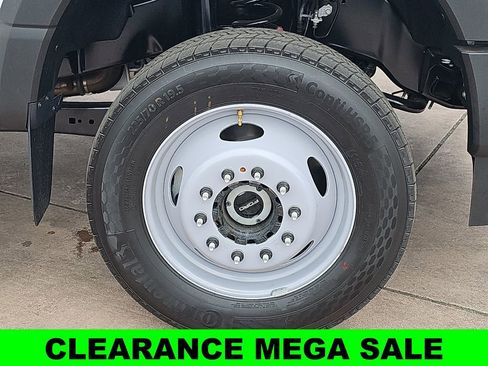 New 2025 Ford F550 4x4 Regular Cab Super Duty image 40