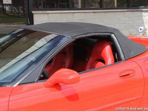 Used 2001 Chevrolet Corvette Convertible w/ Preferred Equipment Group2 RWD image 13