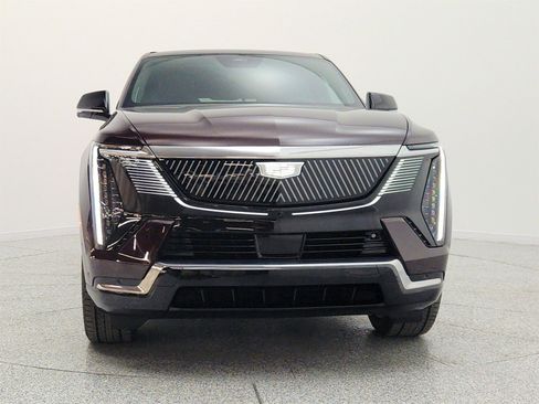 Used 2025 Cadillac Escalade IQ Luxury 2 w/ LPO, Premium Carpet Package AWD/4WD image 2