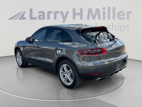 Used 2018 Porsche Macan AWD/4WD image 3