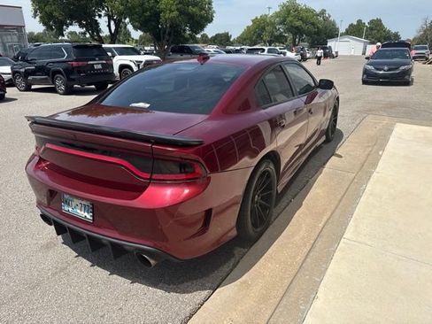 Used 2019 Dodge Charger Scat Pack RWD image 3
