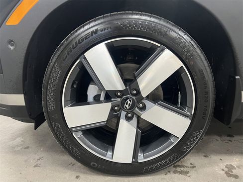 Used 2024 Hyundai Santa Fe Limited image 15