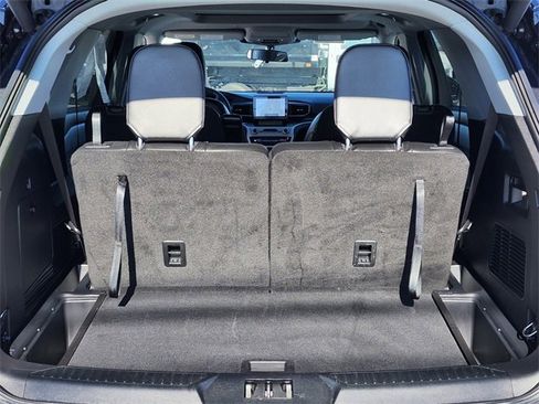 Certified 2022 Ford Explorer XLT w/ Equipment Group 202A image 33