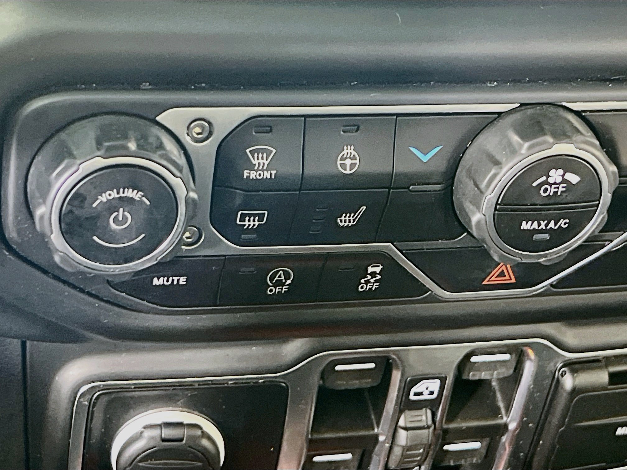 Used 2023 Jeep Gladiator Sport AWD/4WD image 19