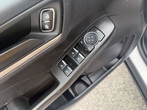 Used 2022 Ford Escape SE AWD/4WD image 12