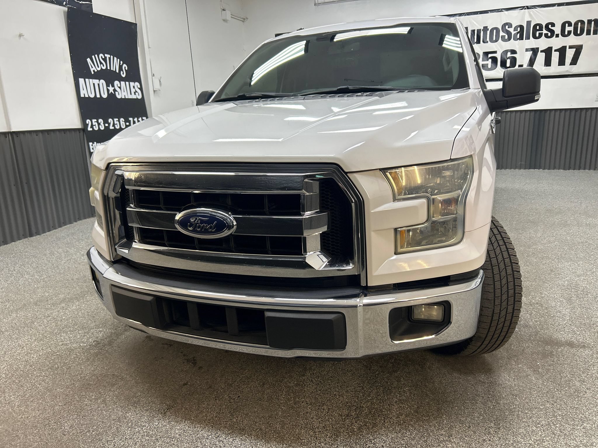 Used 2015 Ford F150 XLT w/ Equipment Group 301A Mid RWD image 2