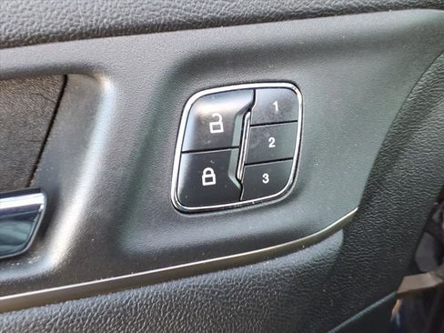 Used 2017 Lincoln MKC Reserve image 17