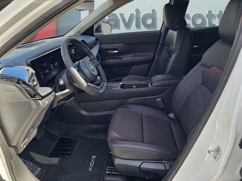 New 2026 Nissan Kicks SR w/ Illumination Package FWD image 13