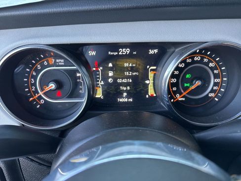 Used 2021 Jeep Gladiator Overland image 26