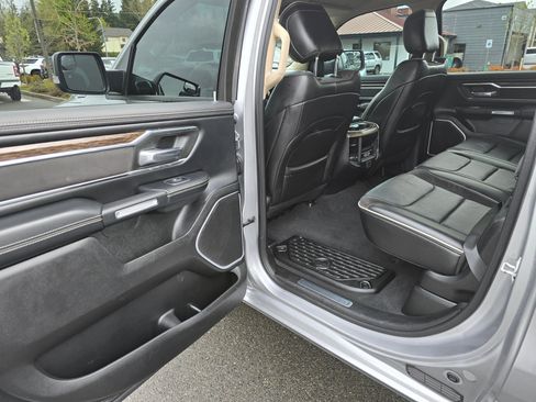 Used 2019 RAM 1500 Laramie image 29