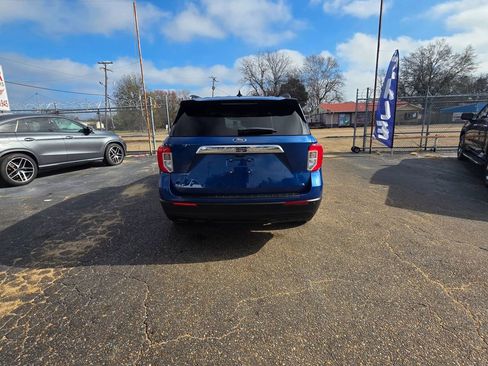 Used 2021 Ford Explorer XLT RWD image 4