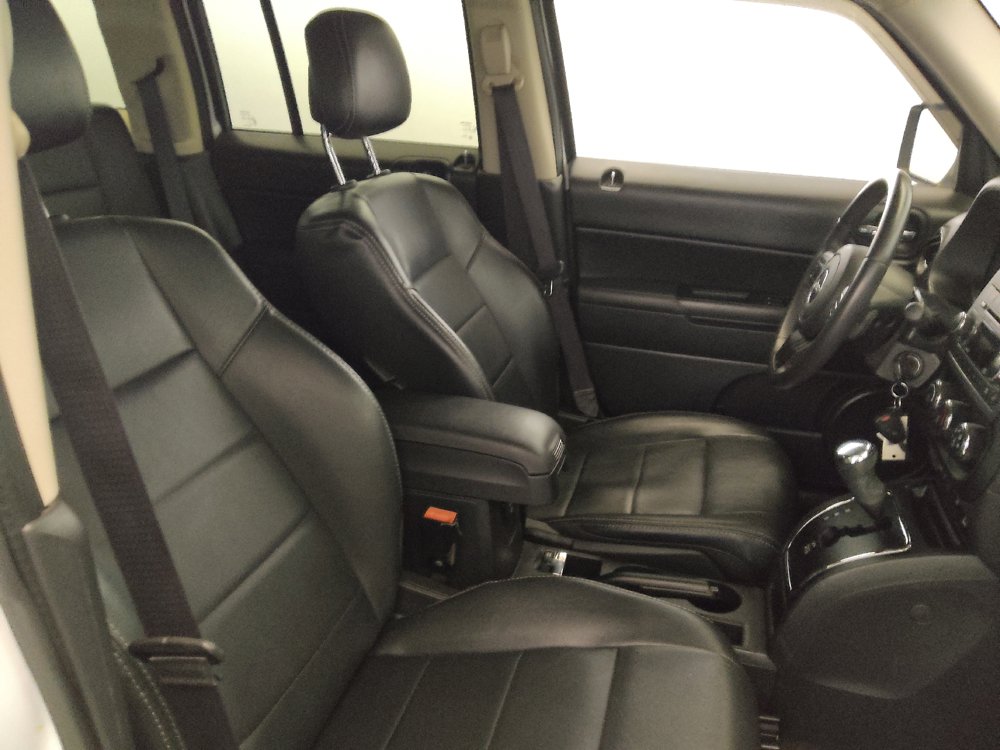 Used 2015 Jeep Patriot High Altitude AWD/4WD image 21