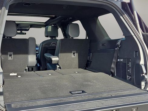 New 2025 Lincoln Navigator Reserve w/ Jet Appearance Package image 8