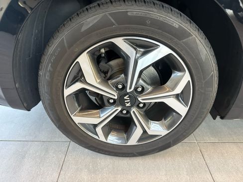 Used 2020 Kia Forte LXS FWD image 24