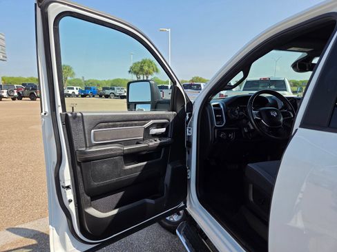 Used 2024 RAM 2500 Big Horn w/ Off Road Package AWD/4WD image 13