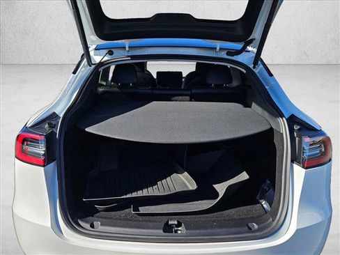 Used 2023 Tesla Model Y Performance image 6