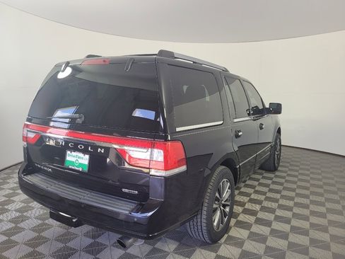 Used 2016 Lincoln Navigator Select RWD image 9