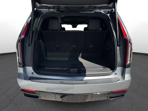 Used 2024 Cadillac Escalade Sport RWD image 11