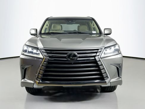 Used 2019 Lexus LX 570 4WD w/ Luxury Package image 2