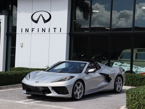 Used 2021 Chevrolet Corvette Stingray Convertible w/ 1LT image 1