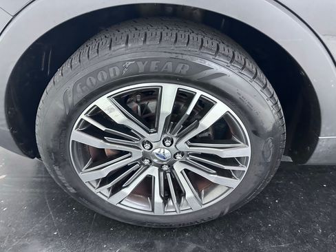 Used 2016 Ford Explorer Platinum AWD/4WD image 19