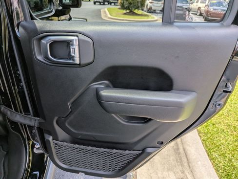 Used 2022 Jeep Gladiator Mojave w/ LED Lighting Group AWD/4WD image 20
