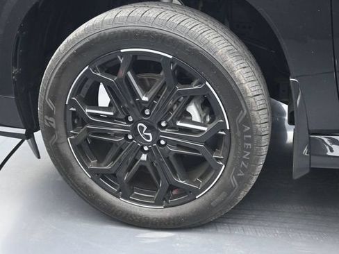Used 2026 INFINITI QX80 4WD w/ Sport Exterior Package image 17
