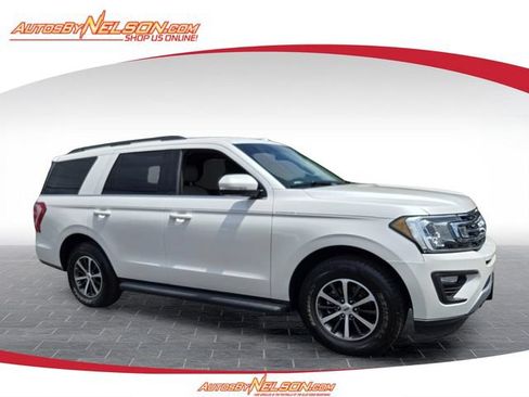 Used 2018 Ford Expedition XLT w/ Equipment Group 201A AWD/4WD image 1