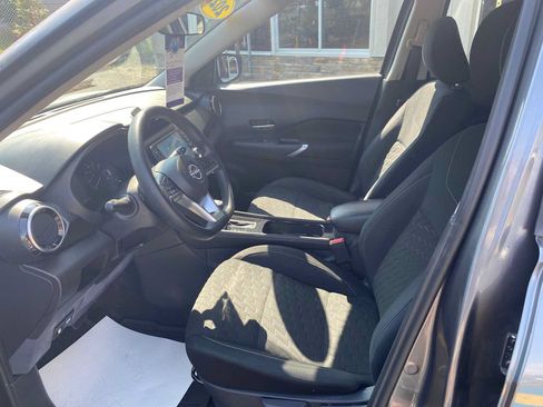 Used 2022 Nissan Kicks SV FWD image 10