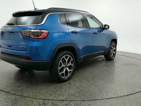 Used 2025 Jeep Compass Limited image 9